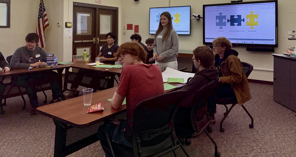 Student Mentors providing training for other mentors