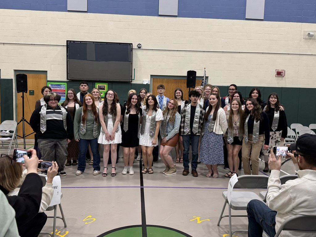 26 NTHS students standing together for pictures.