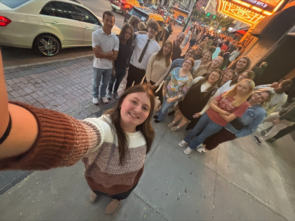 OV students at the Landmark to see Hamilton