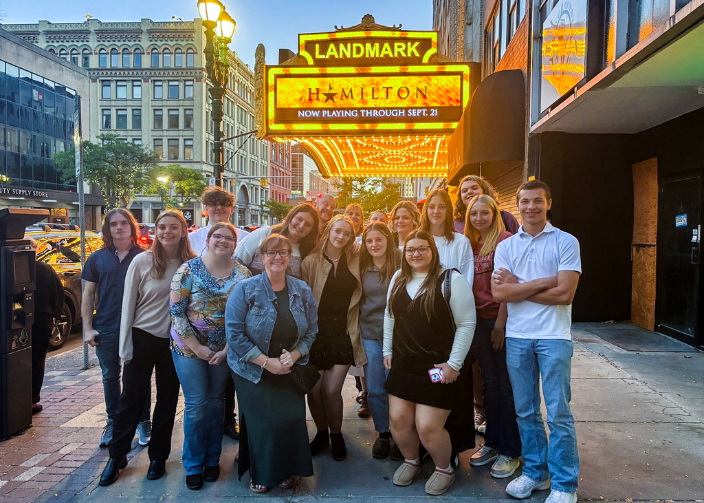 OV students at the Landmark to see Hamilton