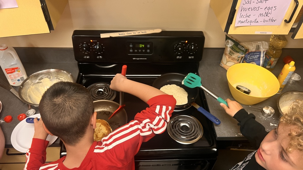6th grade cooking class makes fluffy pancakes