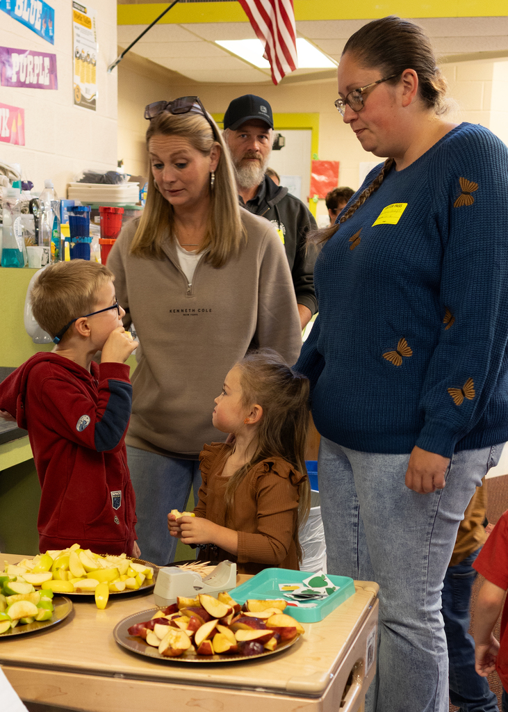 Learning with apples in Pre-K