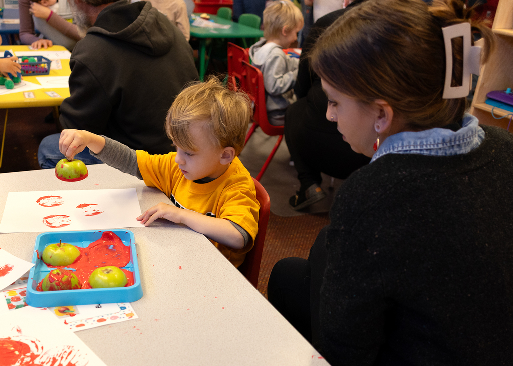 Learning with apples in Pre-K