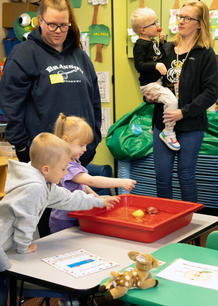 Learning with apples in Pre-K