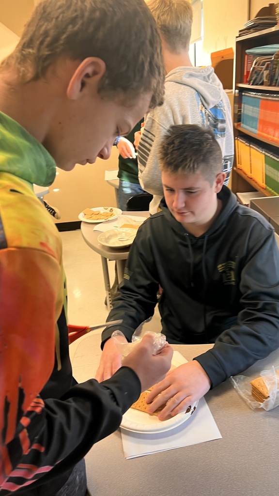Spanish class makes Gingerbread Houses