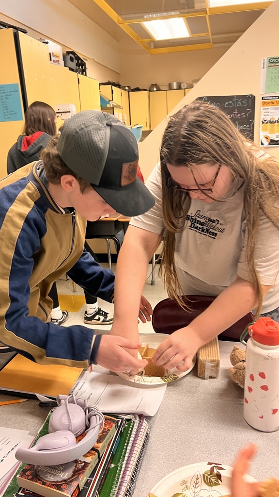 Spanish class makes Gingerbread Houses