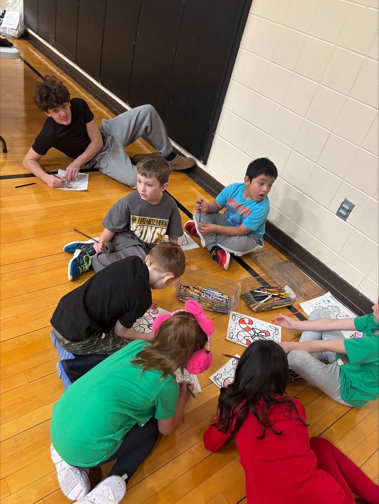 Students wrap at the Holiday Gift Shop