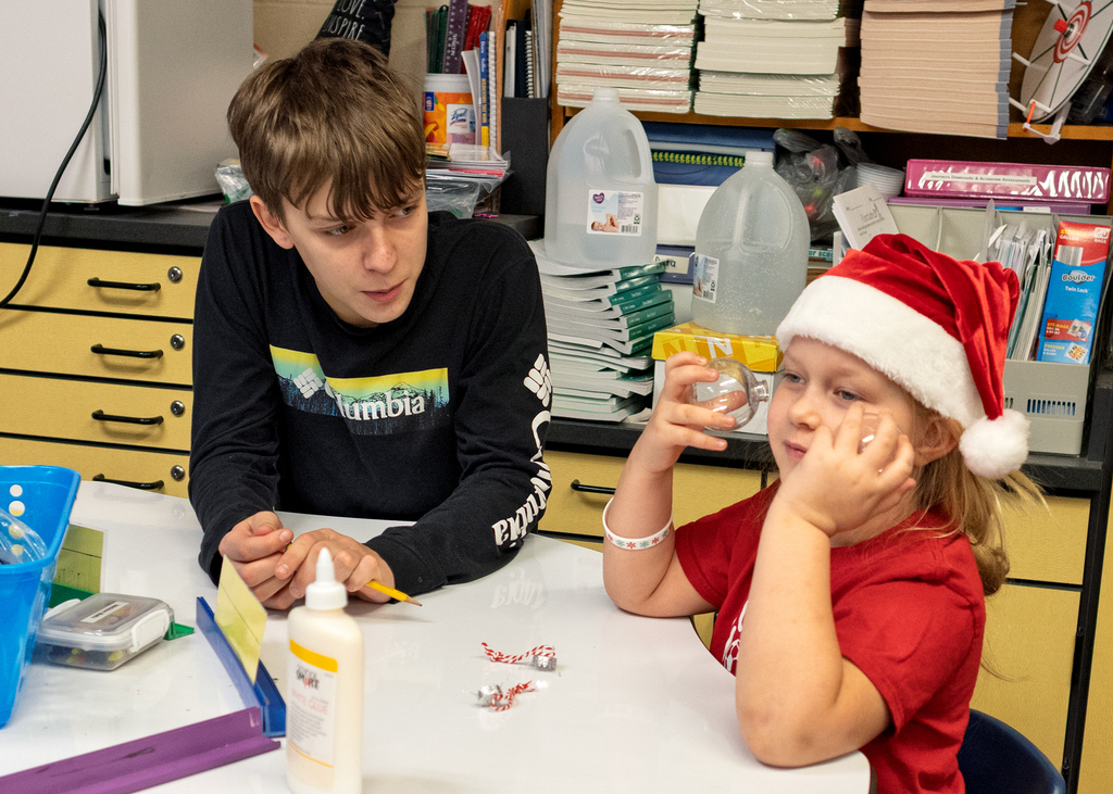 OV students pair up to make ornaments