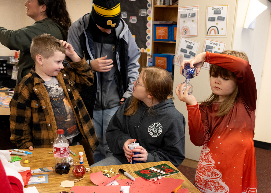 OV students pair up to make ornaments