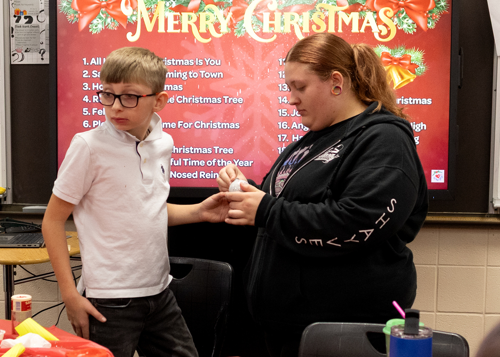 OV students pair up to make ornaments