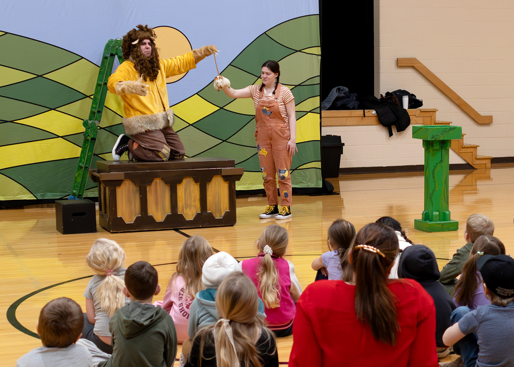 The REV Theatre performs the Lion and the Mouse