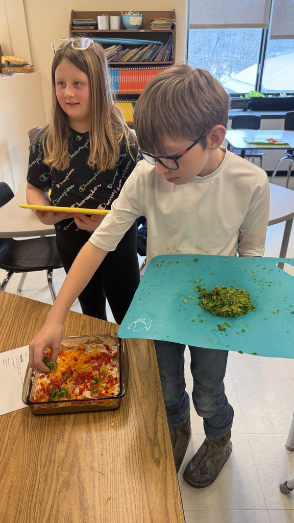 5th graders make taco dip