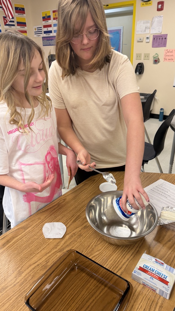 5th graders make taco dip