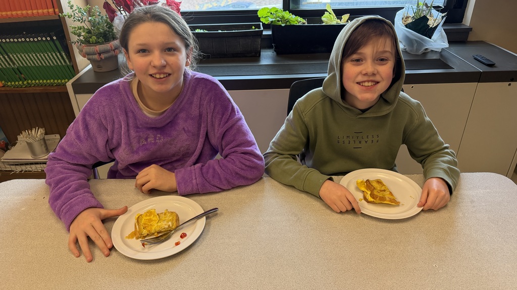 Students in cooking class