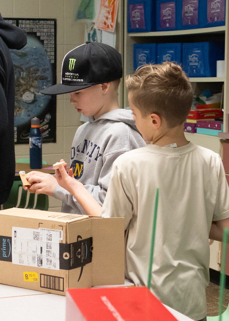 Students working on peep habitats
