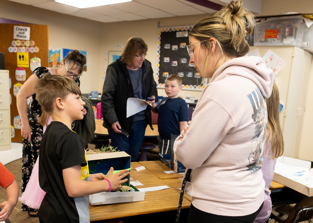 Families visit 2nd graders for Animal Habitat showcase