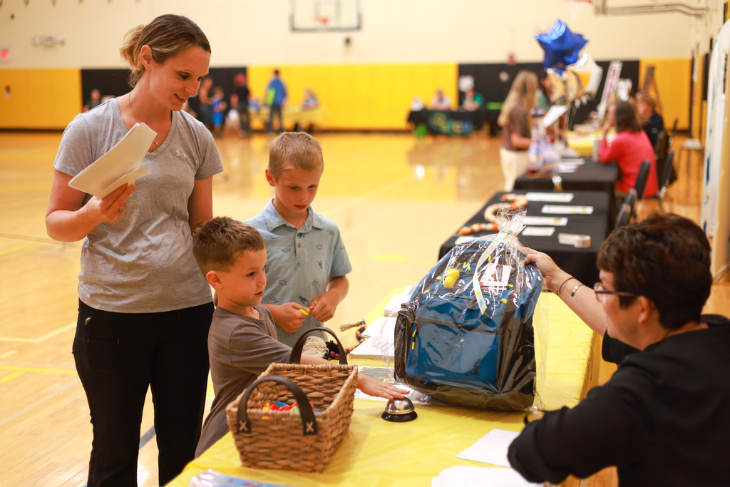 Student wins gift bag