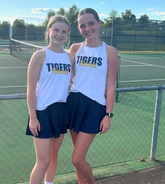 Addi Ledbetter and Adalyn Bohlman