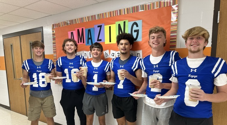 LA Football Reads to K-4