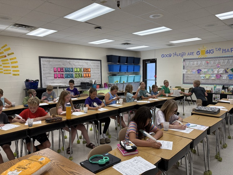 Our students brought history to life today as they used feather quills to practice writing their own Declaration of Independence! 🇺🇸