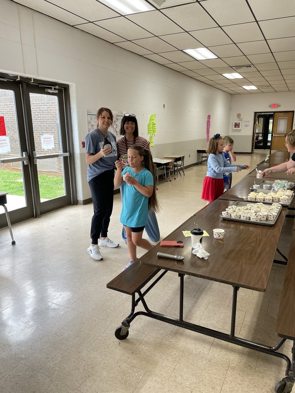 serving ice cream