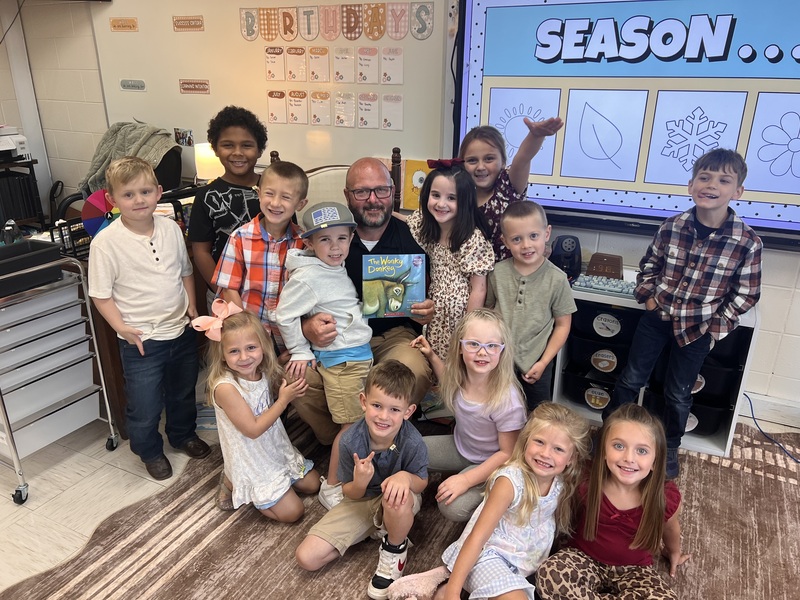 Ms. Sullivans Kindergarten class with SRO Chris Carter