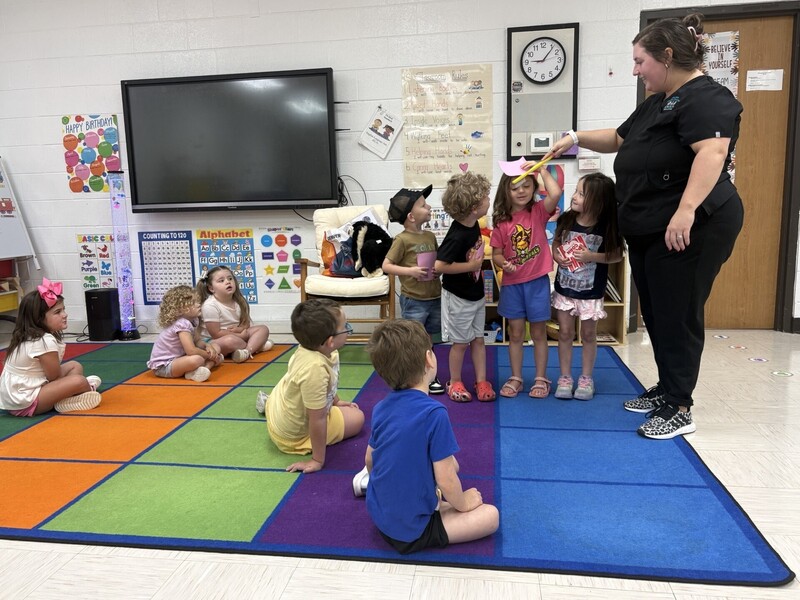 Pre K visit from Zoo Crew
