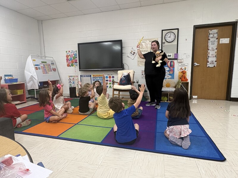 Pre K visit from Zoo Crew