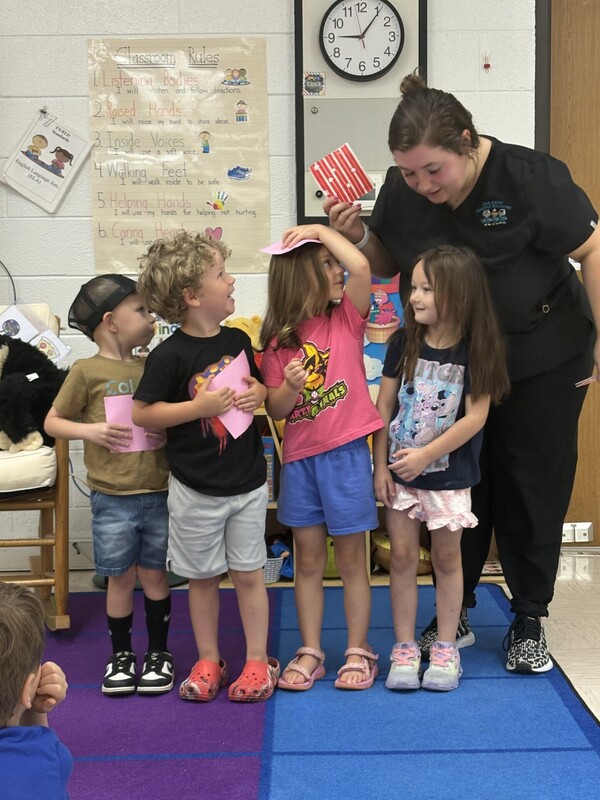 Pre K visit from Zoo Crew