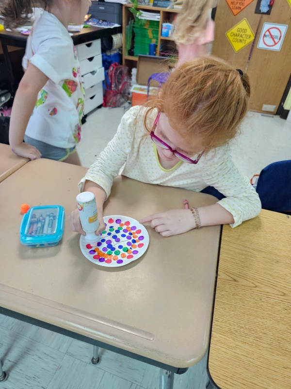 Mrs. Vicky’s students working on dot project