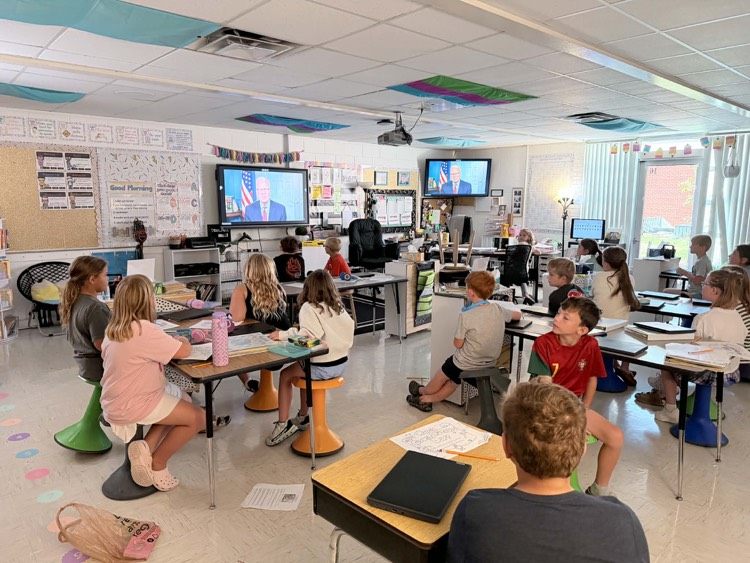 3rd grade students participated in a mock trial for constitution day