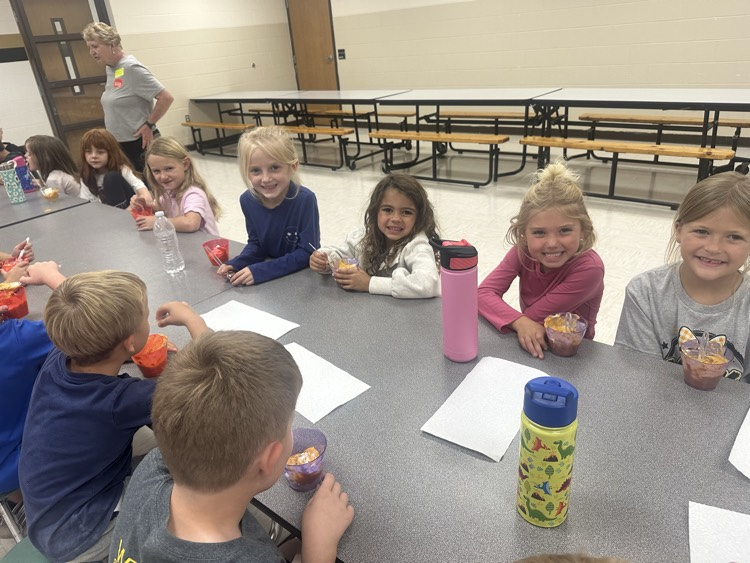 first grade trying pumpkin pie
