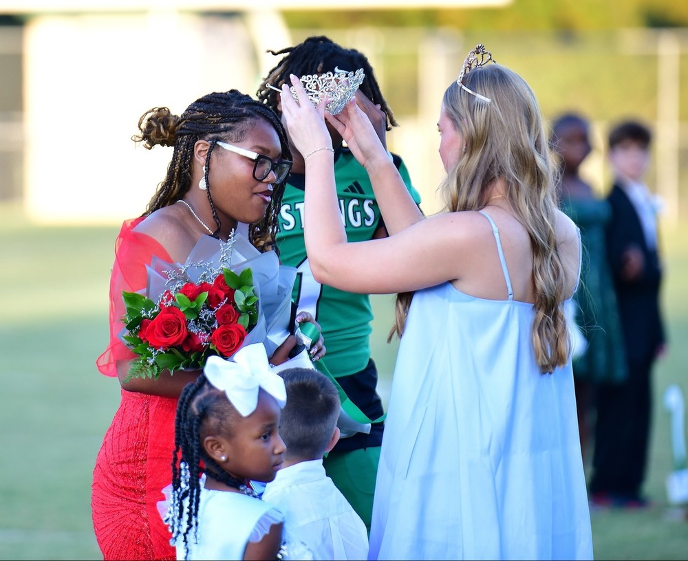 Kasha receives crown