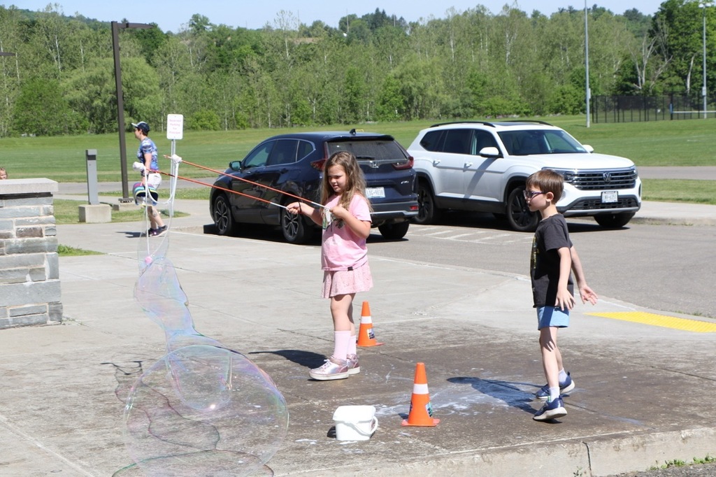 Physics Bus At OES