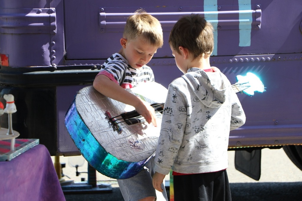 Physics Bus At OES