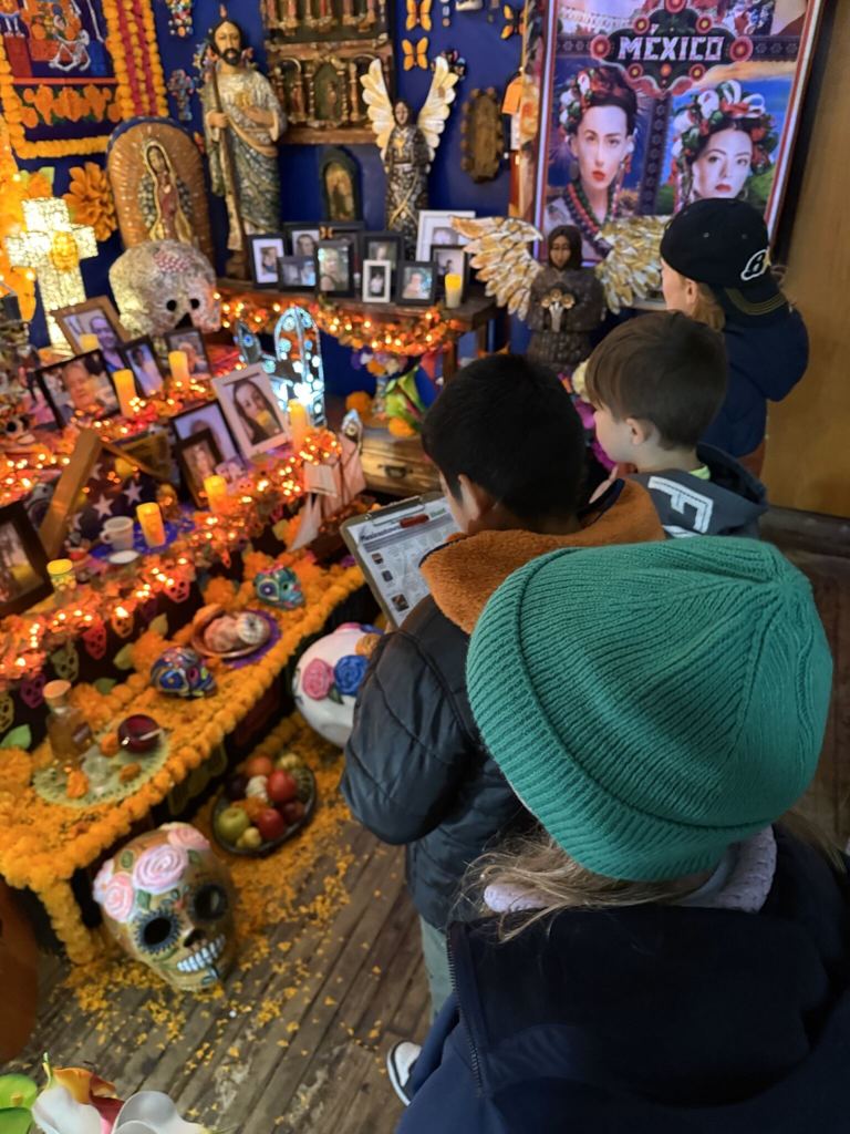 Clear Lake Students on Spanish Field Trip