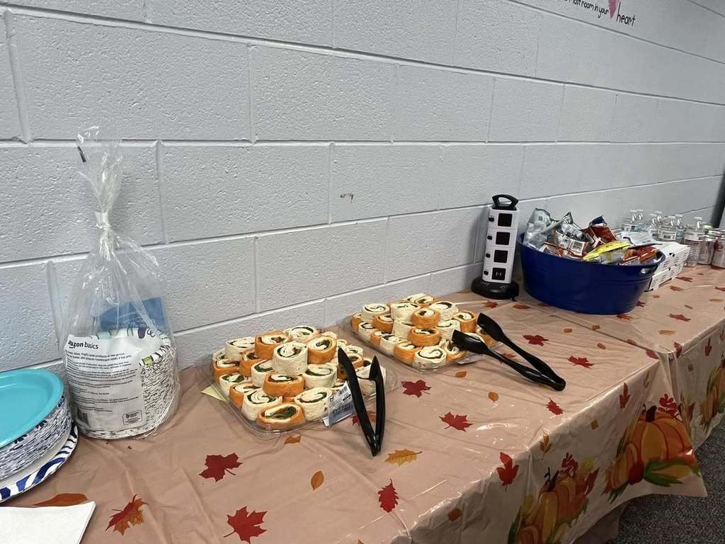 wraps, chips, drinks