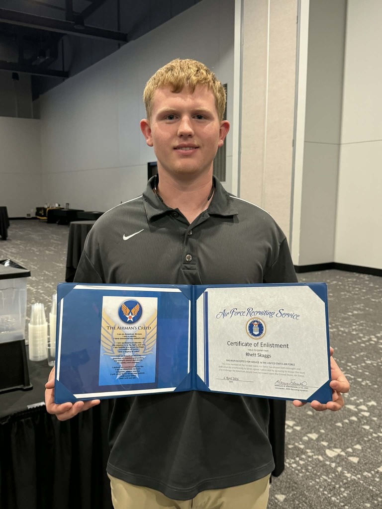 Rhett Skaggs, OHS Senior, enlisted in the US Air Force.