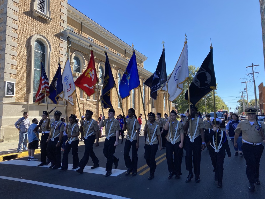 photo of a color guard presenting the colors