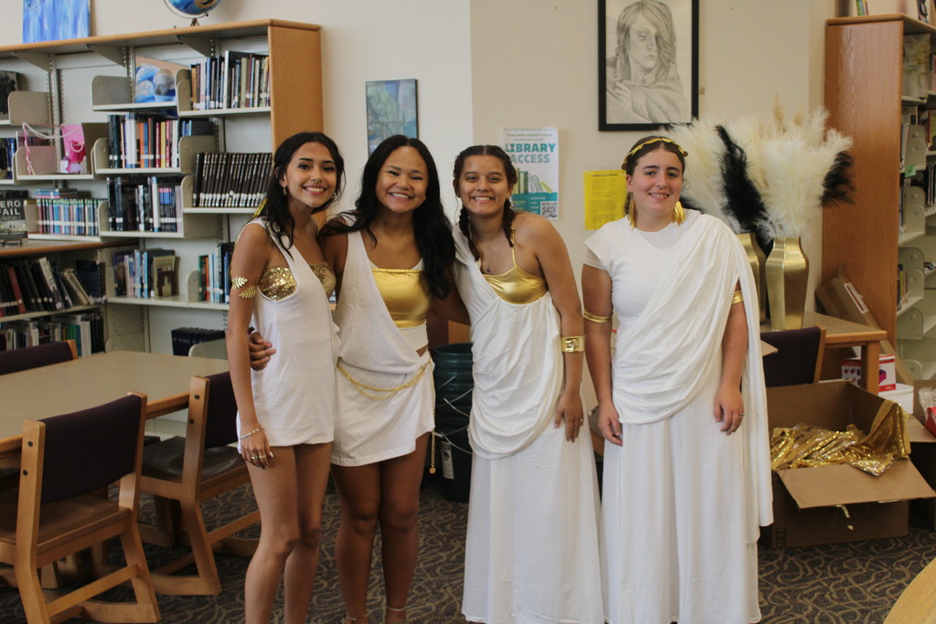 Luray High School students dress in class colors and seniors in togas