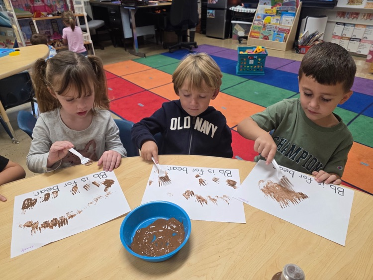 kids making art