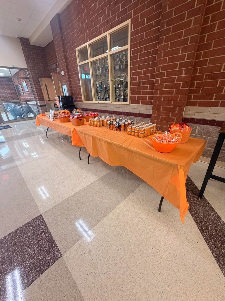 Senior Snack Day at LHS -Seniors were treated to all kinds of Orange snacks for the month of September.