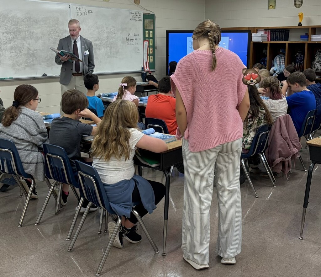 Dr. Huber visits Mrs. Keim's class at Springfield Elementary School 