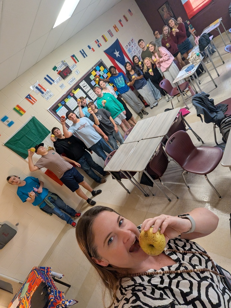 Students enjoy apples for annual Crunch Heard 'Round the Commonwealth