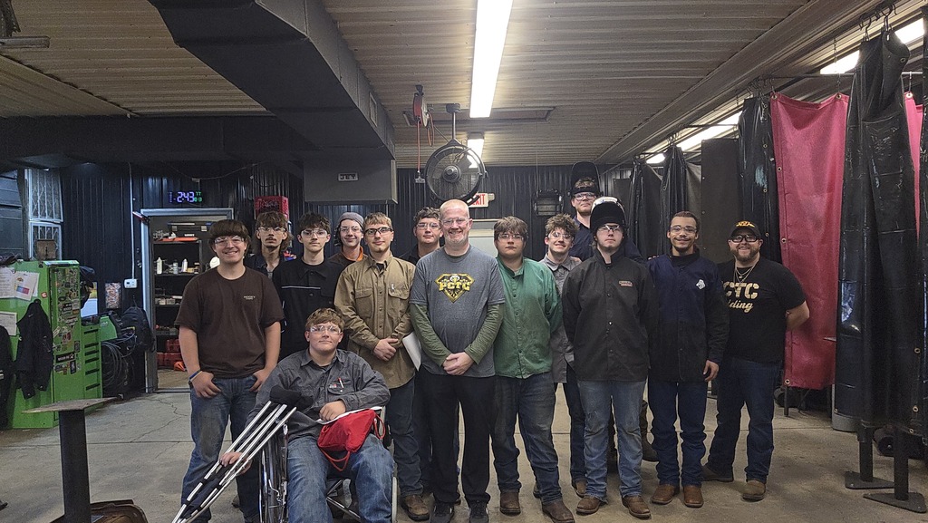 Dr. Huber visits PCTC welding I class.