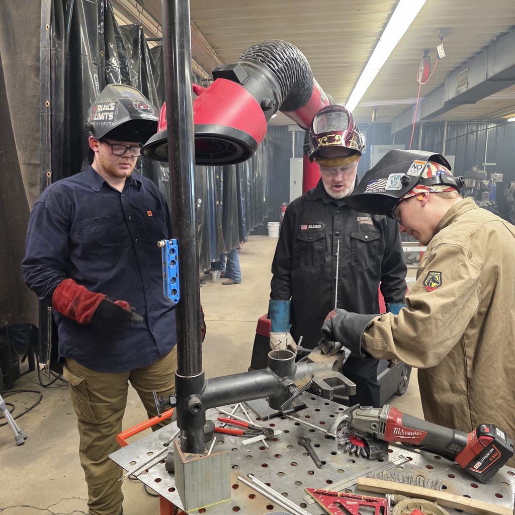 Dr. Huber visits PCTC welding I class.
