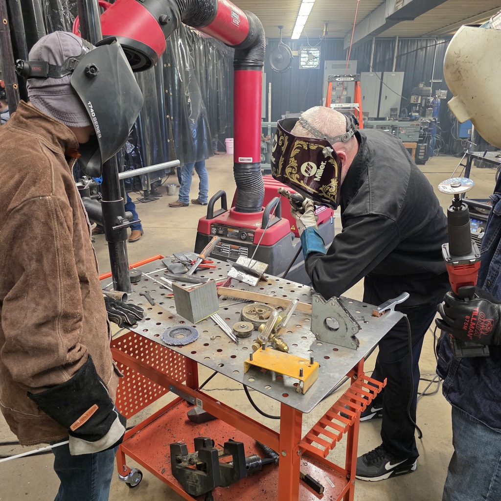 Dr. Huber visits PCTC welding I class.