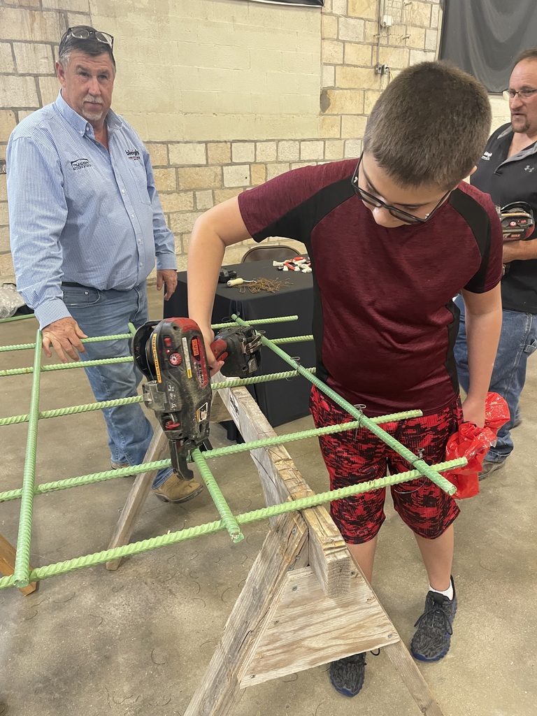 8th grade students attend career expo in Hannibal
