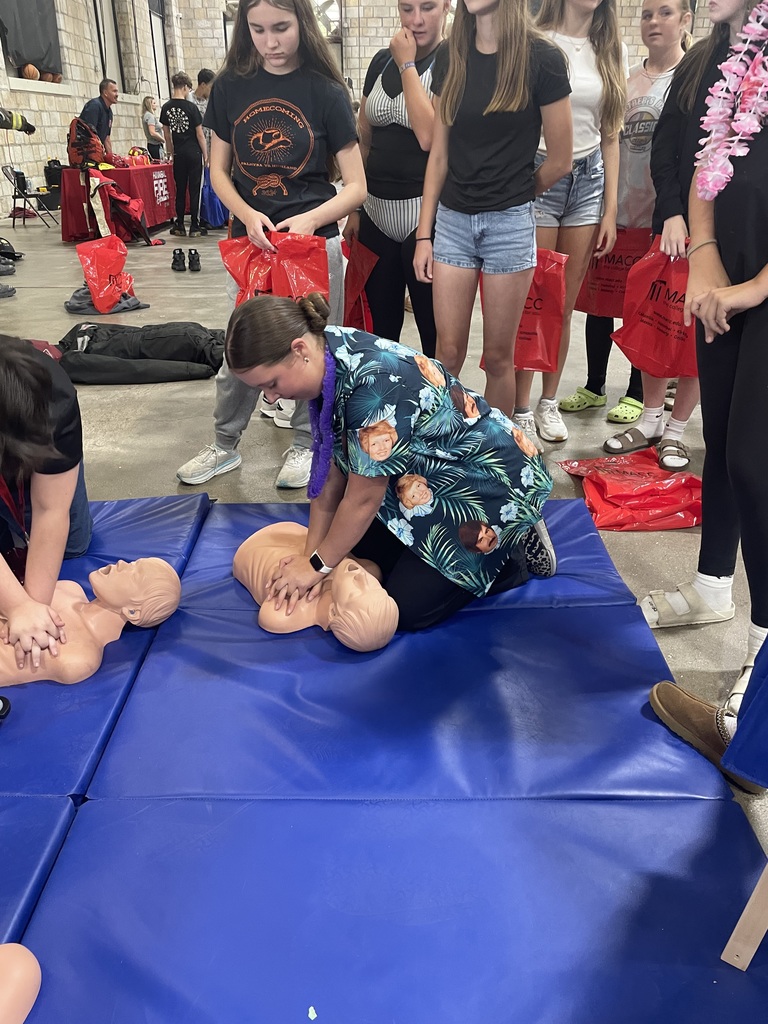 8th grade students attend career expo in Hannibal
