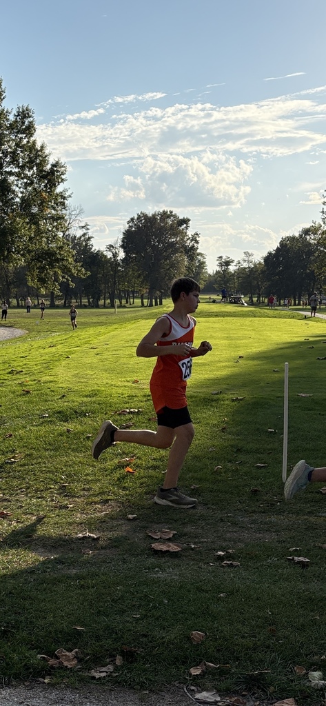 Middle School Cross Country Runners at final meet in Monroe City
